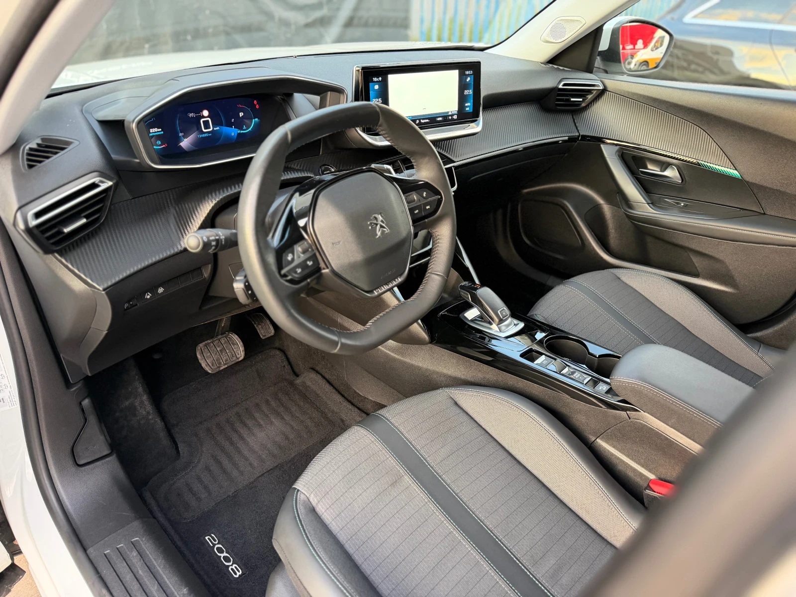 Peugeot 2008 ALLURE* АВТОМАТИК* ШВЕЙЖАРИЯ* , снимка 7 - Автомобили и джипове - 54339317