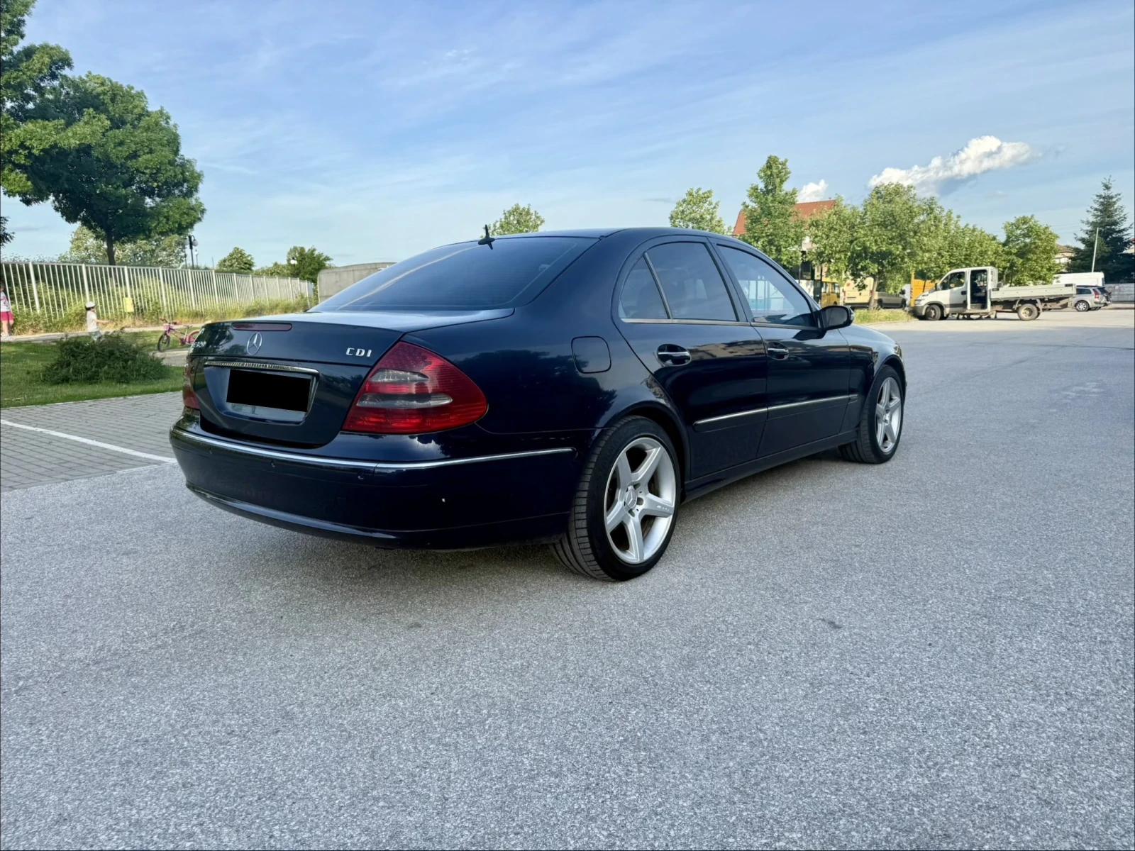 Mercedes-Benz E 320 Avantgarde* Кожа/Навигация* ЛИЗИНГ, снимка 7 - Автомобили и джипове - 54675882