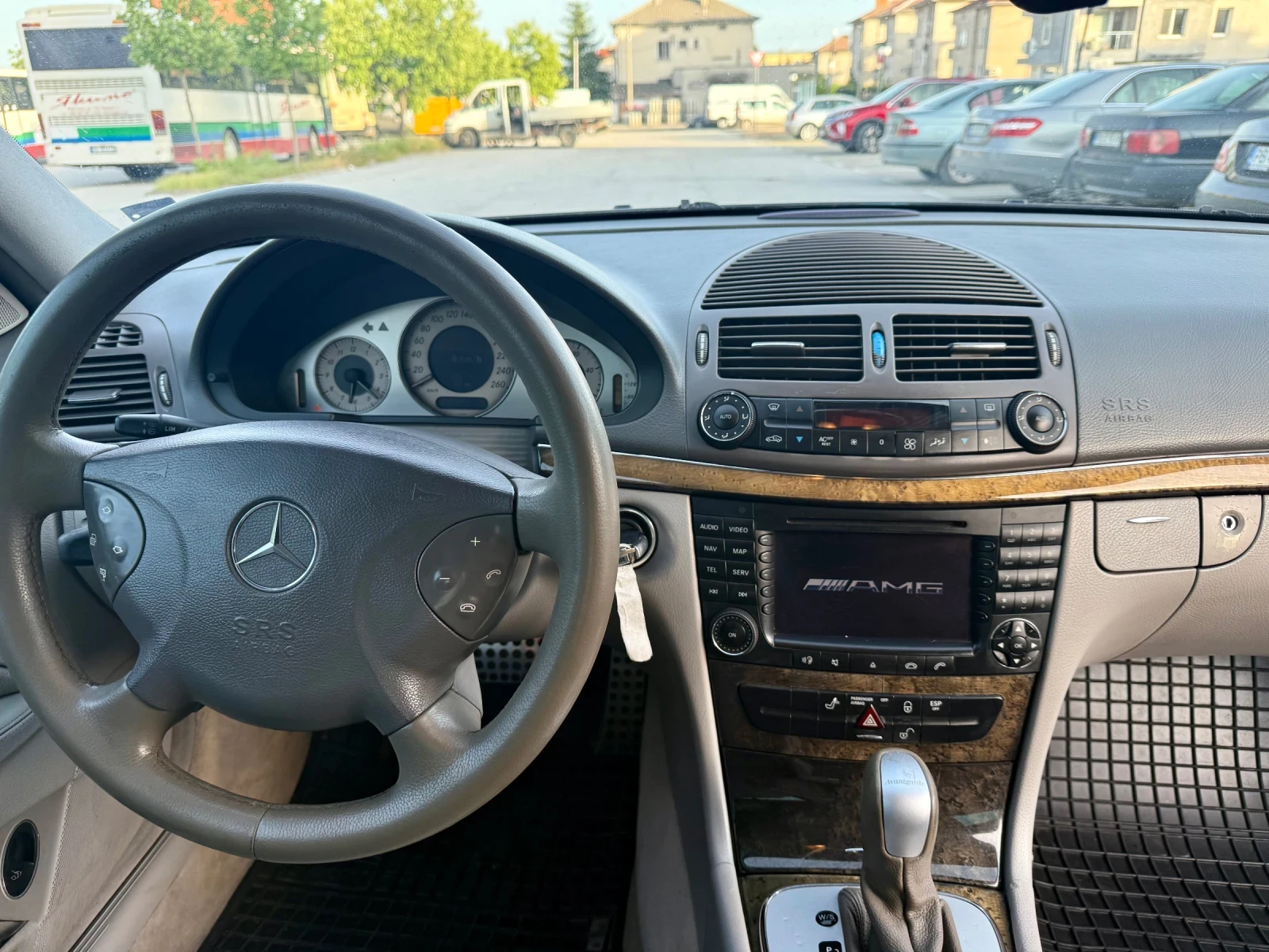 Mercedes-Benz E 320 Avantgarde* Кожа/Навигация* ЛИЗИНГ, снимка 11 - Автомобили и джипове - 54675882