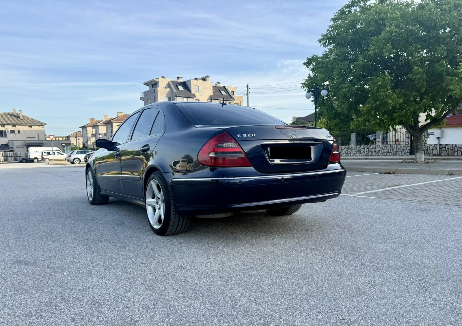 Mercedes-Benz E 320 Avantgarde* Кожа/Навигация* ЛИЗИНГ, снимка 8 - Автомобили и джипове - 54675882