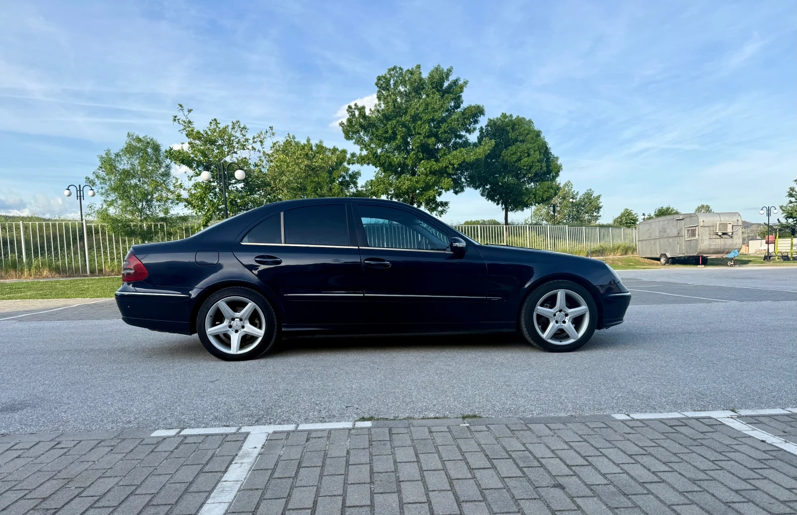 Mercedes-Benz E 320 Avantgarde* Кожа/Навигация* ЛИЗИНГ, снимка 5 - Автомобили и джипове - 54675882