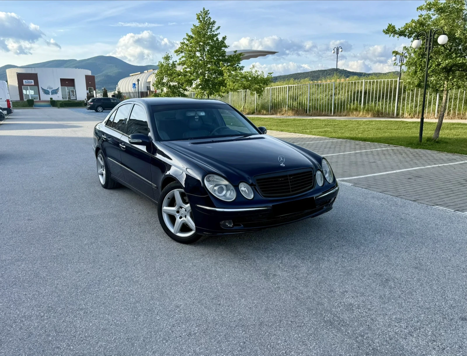 Mercedes-Benz E 320 Avantgarde* Кожа/Навигация* ЛИЗИНГ, снимка 9 - Автомобили и джипове - 54675882