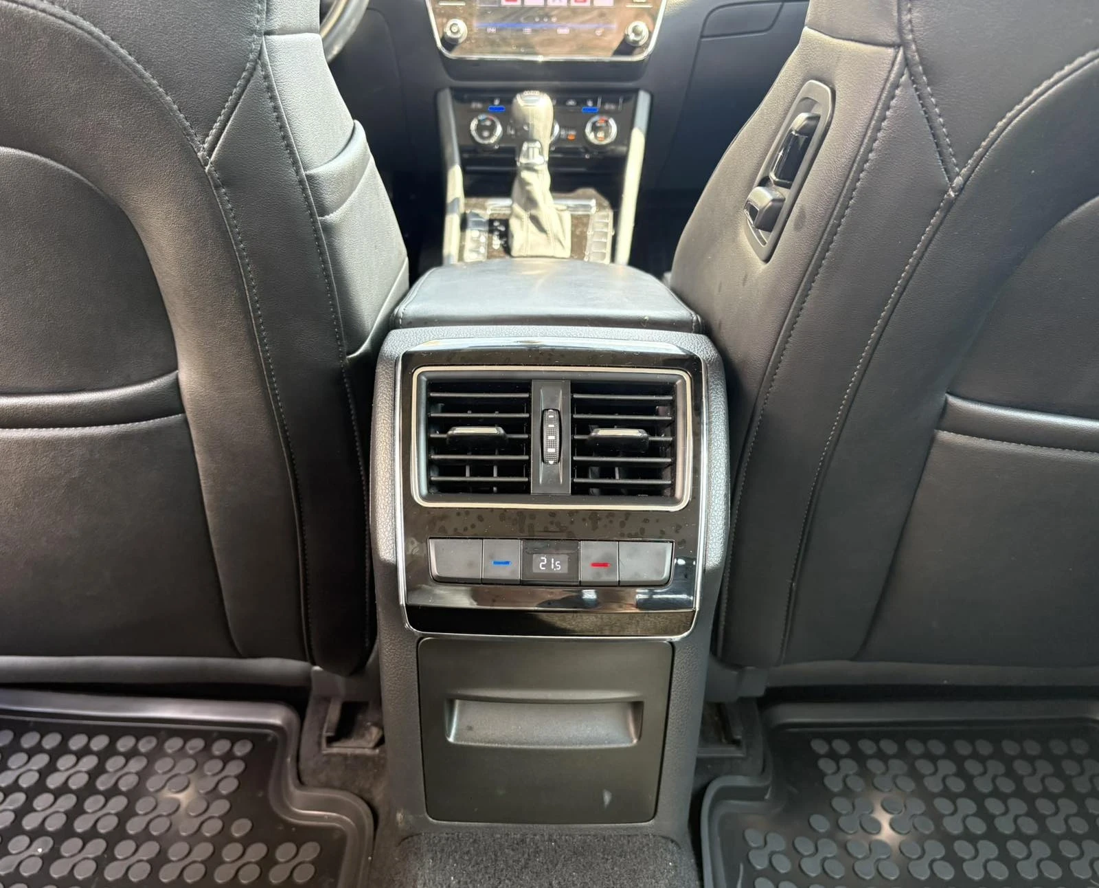 Skoda Superb, снимка 5 - Автомобили и джипове - 55286305