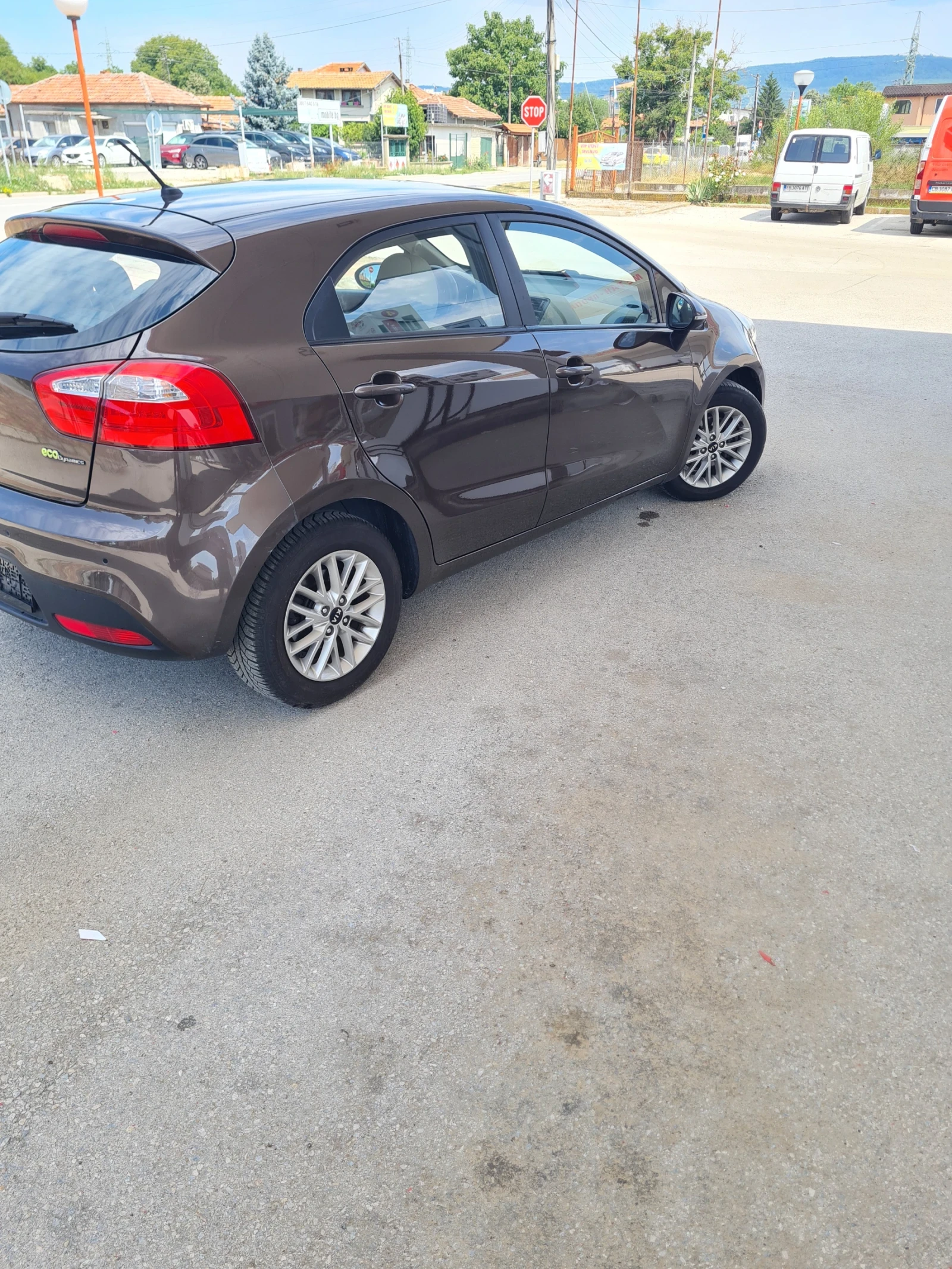 Kia Rio 1.1 CRDI 75к.с. 2012г. Евро 5в , снимка 3 - Автомобили и джипове - 55311046