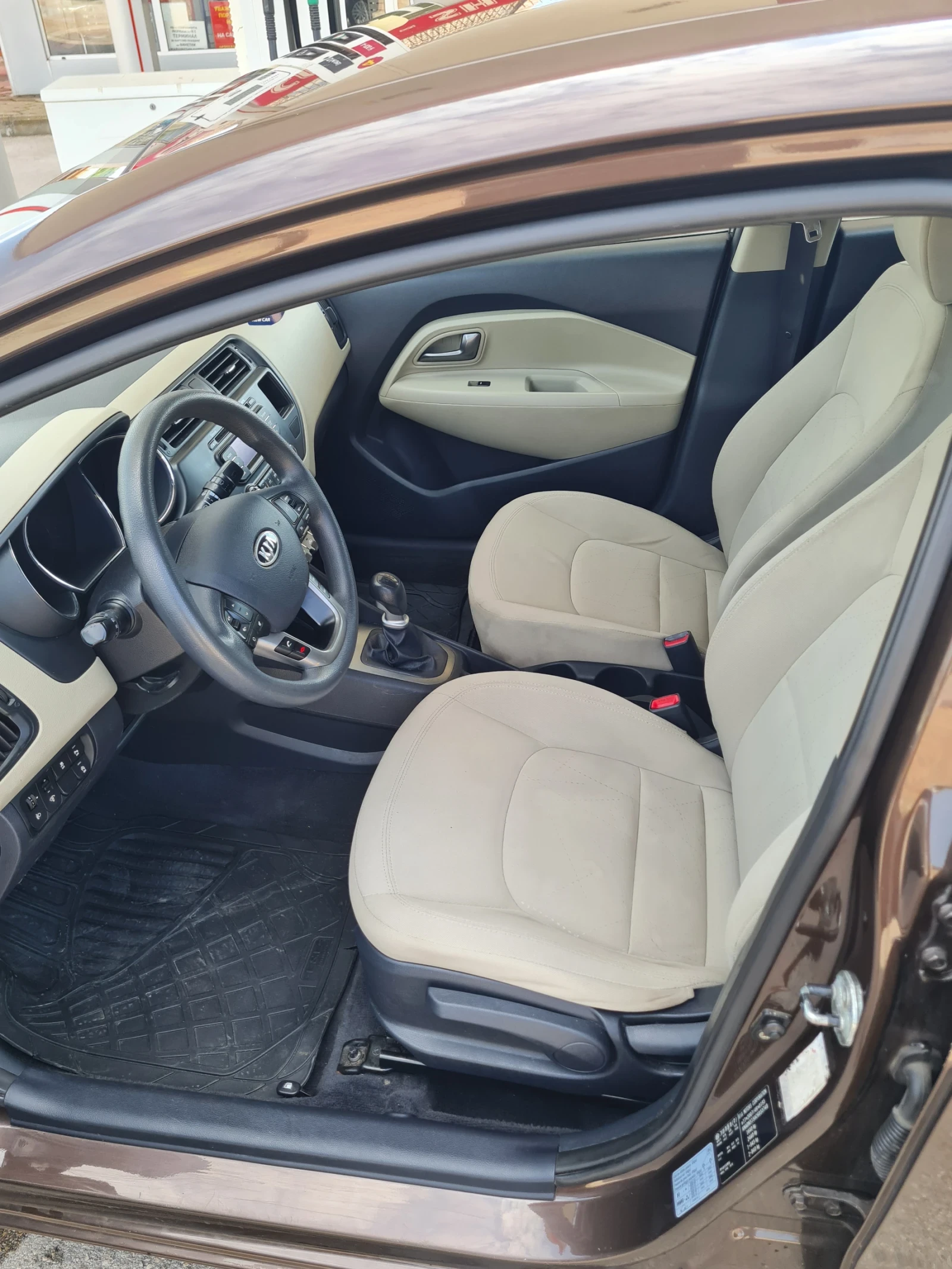 Kia Rio 1.1 CRDI 75к.с. 2012г. Евро 5в , снимка 7 - Автомобили и джипове - 55311046