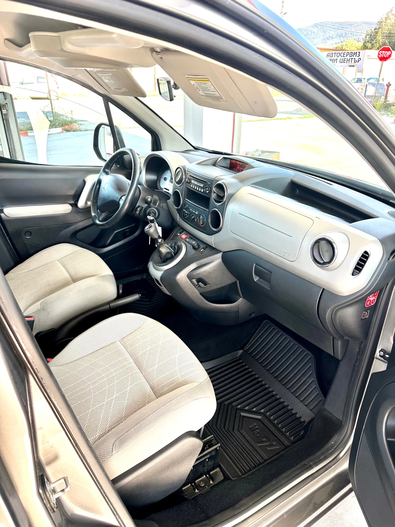 Peugeot Partner 1.6HDI Tepee, снимка 4 - Автомобили и джипове - 55366116