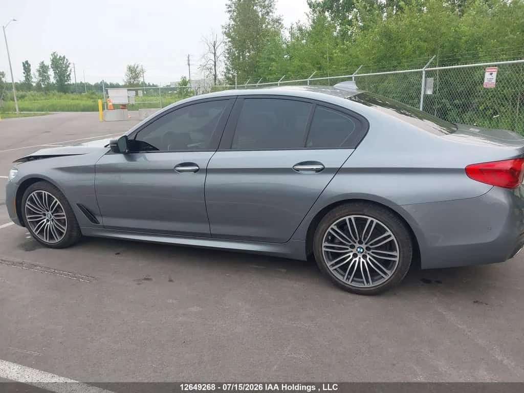 BMW 530 * XDRIVE * CARFAX * ОПЦИЯ ЗА ФИНАНСИРАНЕ, снимка 14 - Автомобили и джипове - 55485877