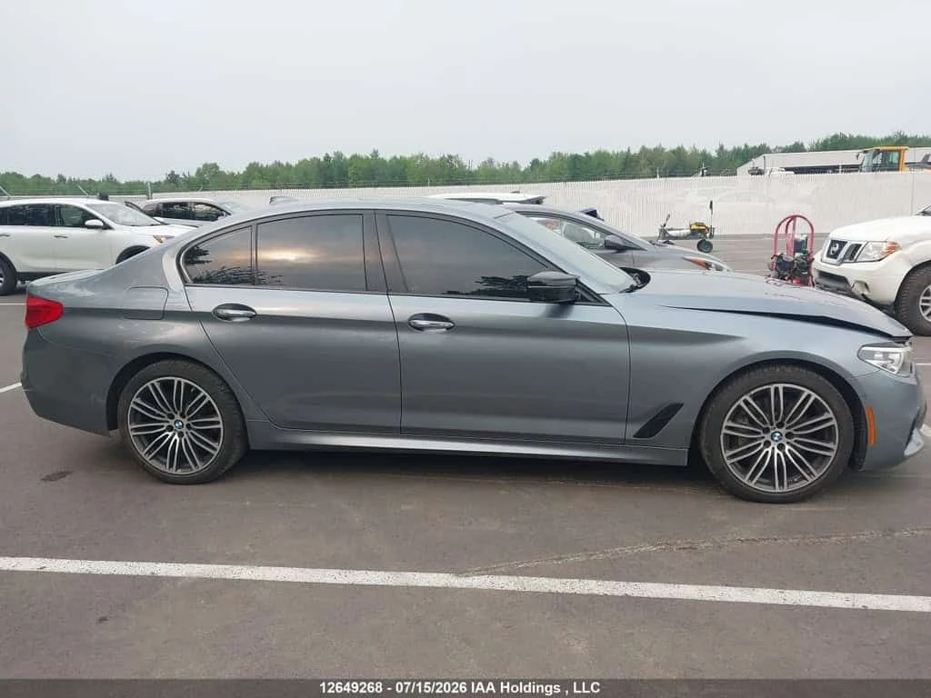 BMW 530 * XDRIVE * CARFAX * ОПЦИЯ ЗА ФИНАНСИРАНЕ, снимка 13 - Автомобили и джипове - 55485877