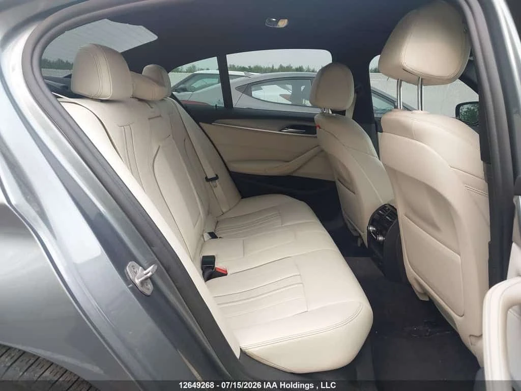 BMW 530 * XDRIVE * CARFAX * ОПЦИЯ ЗА ФИНАНСИРАНЕ, снимка 8 - Автомобили и джипове - 55485877