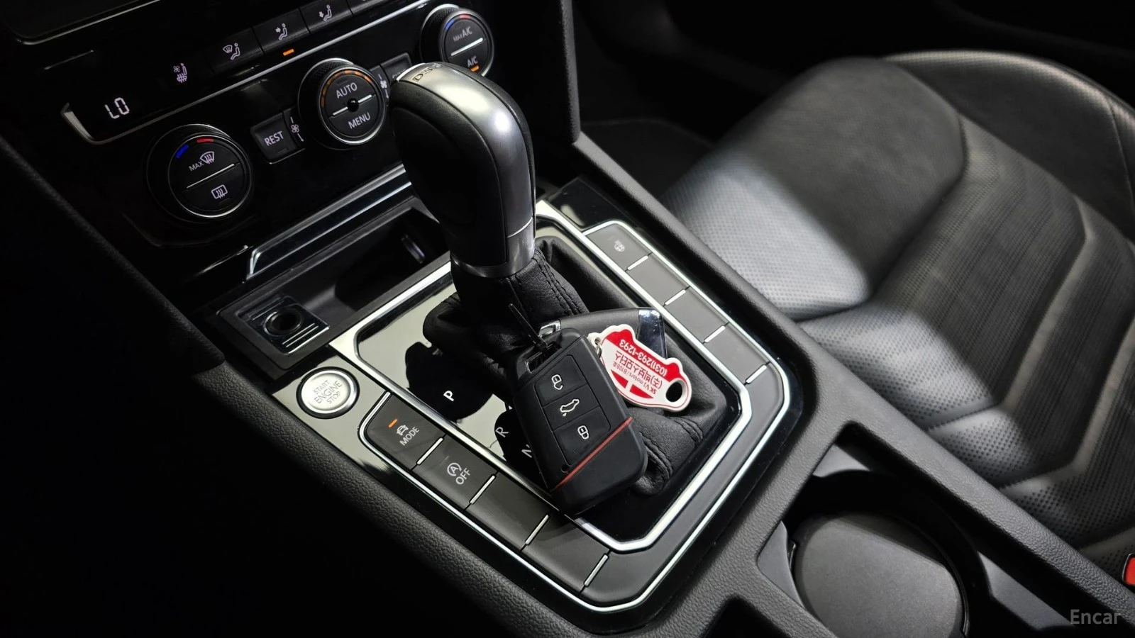 VW Arteon 2.0TDI* PRESTIGE* DISTRONIC* МАСАЖИ* ОБДУХ* 360* , снимка 11 - Автомобили и джипове - 55576173