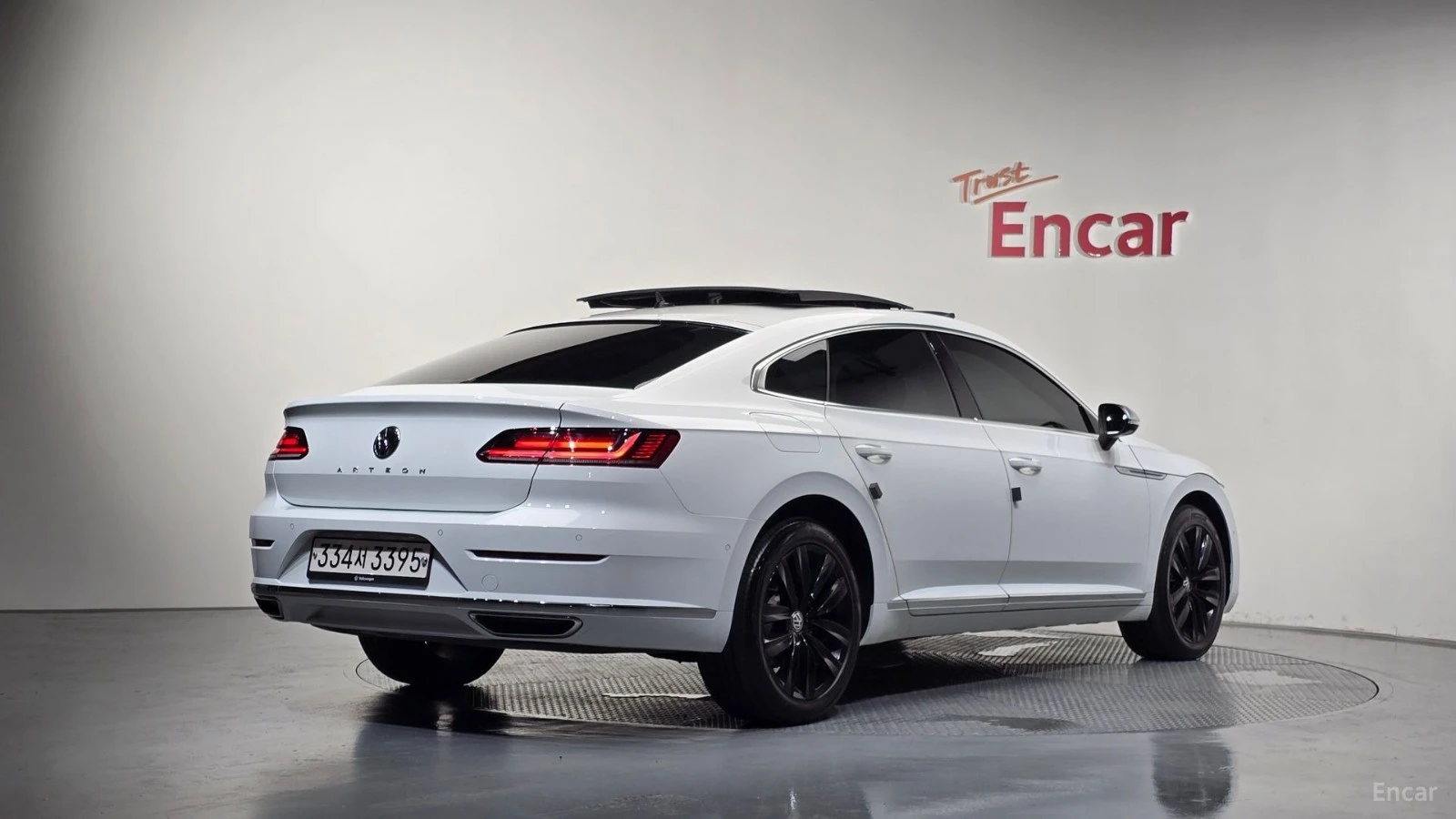 VW Arteon 2.0TDI* PRESTIGE* DISTRONIC* МАСАЖИ* ОБДУХ* 360* , снимка 3 - Автомобили и джипове - 55576173