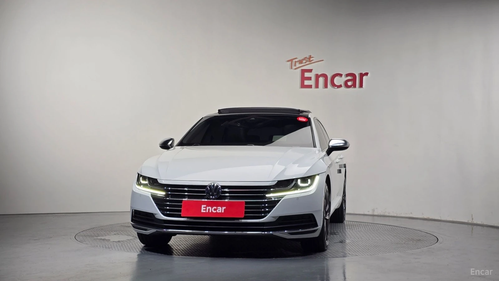 VW Arteon 2.0TDI* PRESTIGE* DISTRONIC* МАСАЖИ* ОБДУХ* 360* , снимка 2 - Автомобили и джипове - 55576173