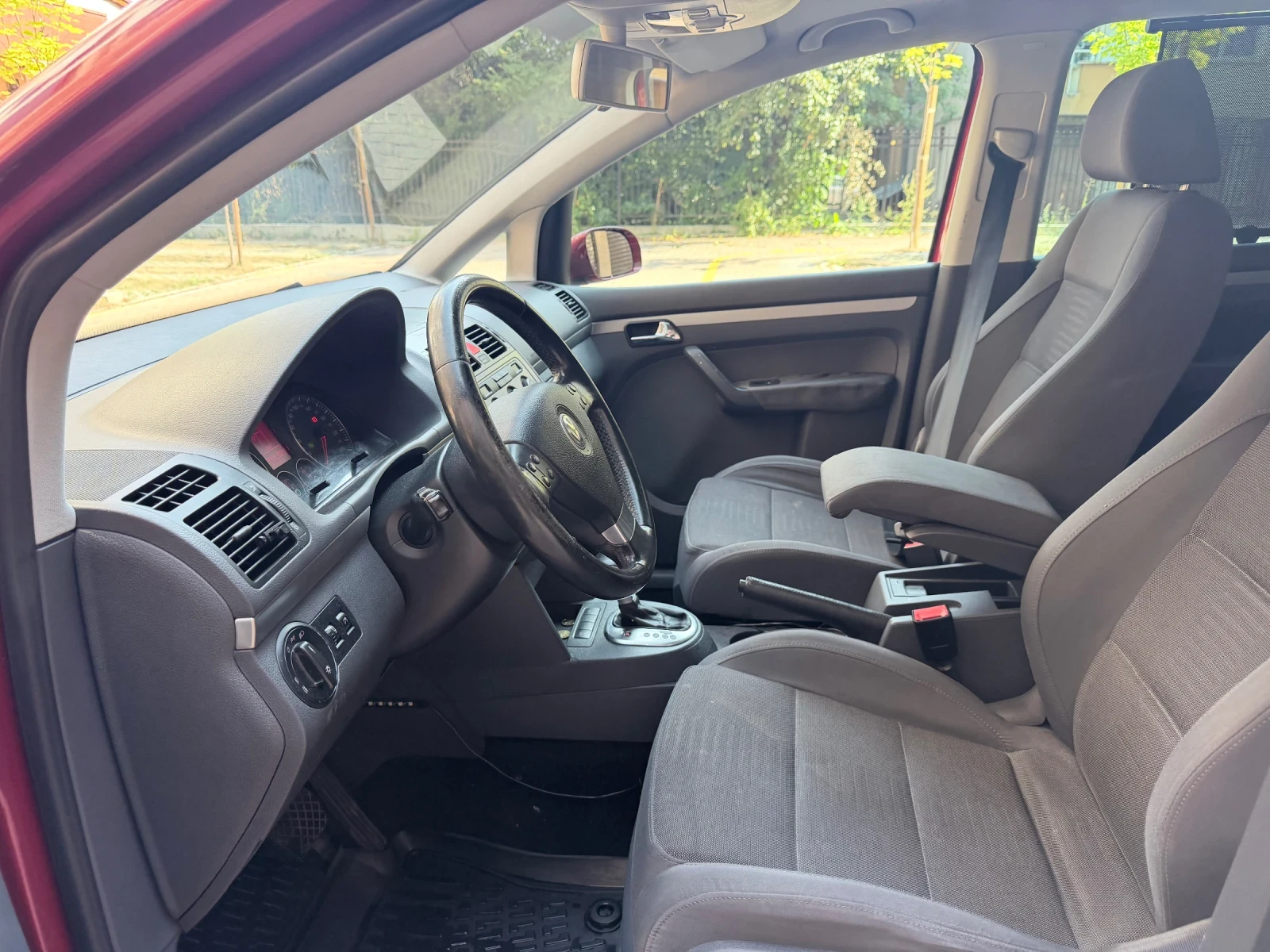VW Touran, снимка 7 - Автомобили и джипове - 55715663