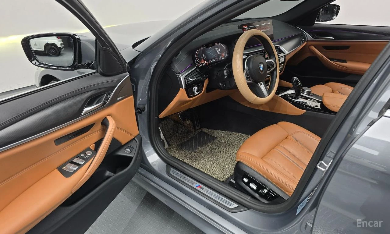 BMW 520 i* M SPORT* DISTRONIC* ХЕДЪП* ШИБИДАХ* КРАЙНА ЦЕНА, снимка 7 - Автомобили и джипове - 55983717