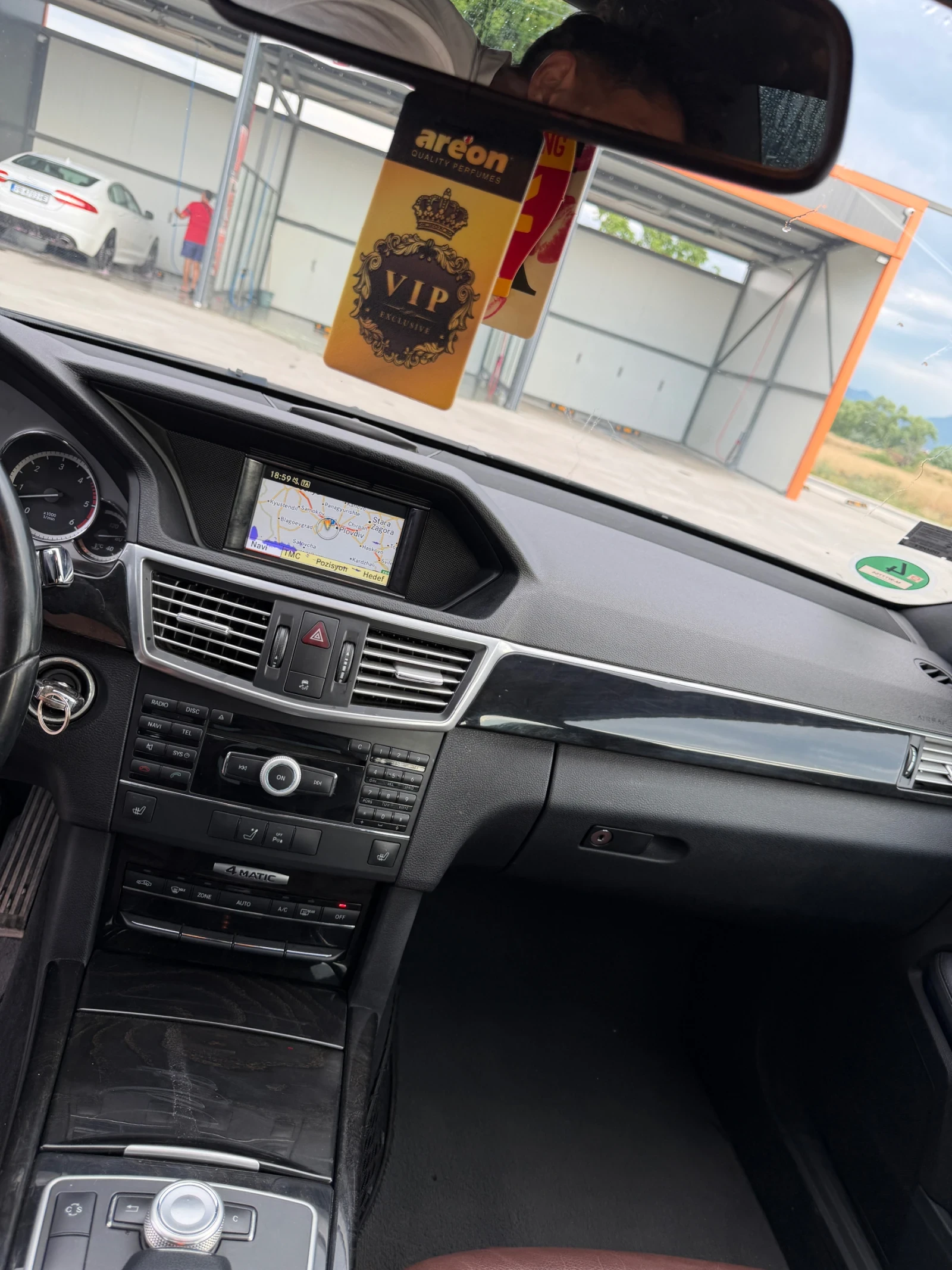Mercedes-Benz E 350, снимка 11 - Автомобили и джипове - 56135044