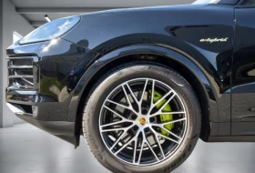 Обява за продажба на Porsche Cayenne E-Hybrid = Black Pack = Гаранция ~ 227 400 лв. - изображение 3
