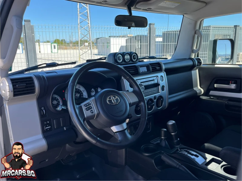 Toyota Fj cruiser 4.0VVTI/4WD, снимка 5 - Автомобили и джипове - 47459021