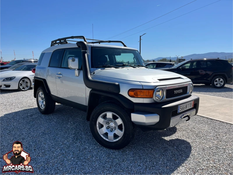 Toyota Fj cruiser 4.0VVTI/4WD, снимка 2 - Автомобили и джипове - 47459021