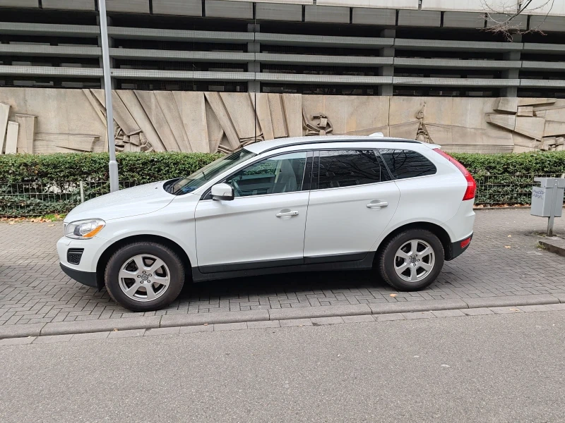 Volvo XC60, снимка 6 - Автомобили и джипове - 48451364