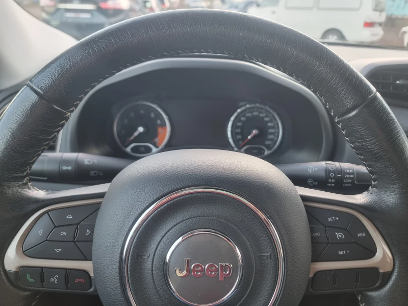 Jeep Renegade 2.4i 4X4 АВТОМАТИК КОЖА, снимка 12 - Автомобили и джипове - 48853021