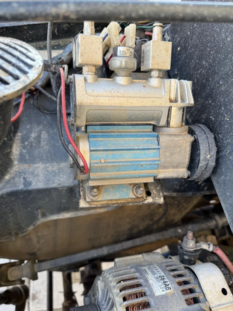 Jeep Wrangler 4.0 ERH , снимка 13 - Автомобили и джипове - 52217839