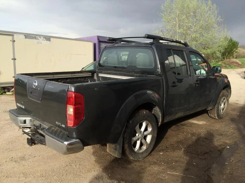 Nissan Navara 2.5 DCI на части, снимка 4 - Автомобили и джипове - 14284511