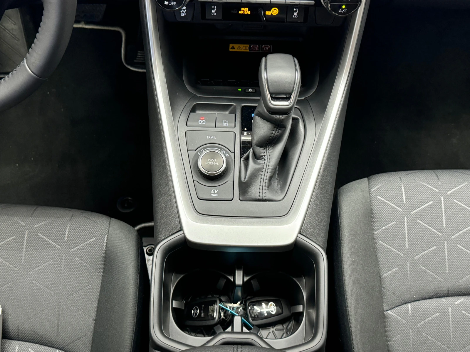 Toyota Rav4 * 2.5* 4X4*  D* HYBRID* NAVI* CARPLAY* LED* CA | Mobile.bg   13