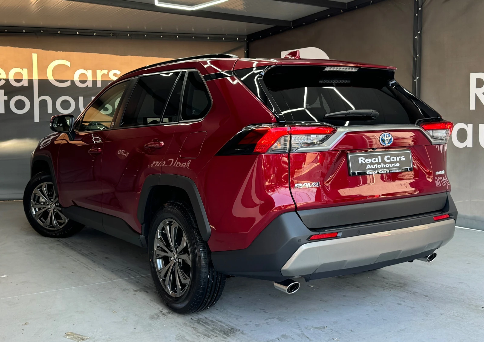 Toyota Rav4 * 2.5* 4X4* ТЕАМ D* HYBRID* NAVI* CARPLAY* LED* CA - изображение 4