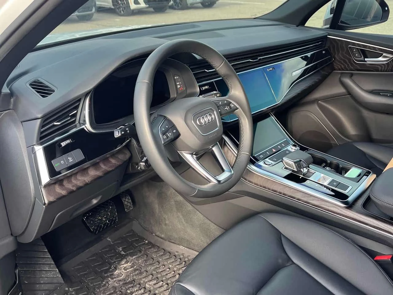 Audi Q7 Komfort  CARFAX, снимка 5 - Автомобили и джипове - 53845947