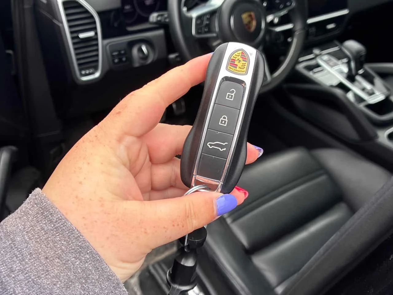 Porsche Cayenne GTS/ОБДУХВАНЕ/ПАНОРАМА/ДИСТРОНИК/360/ОТ PORSCHE, снимка 14 - Автомобили и джипове - 54601721