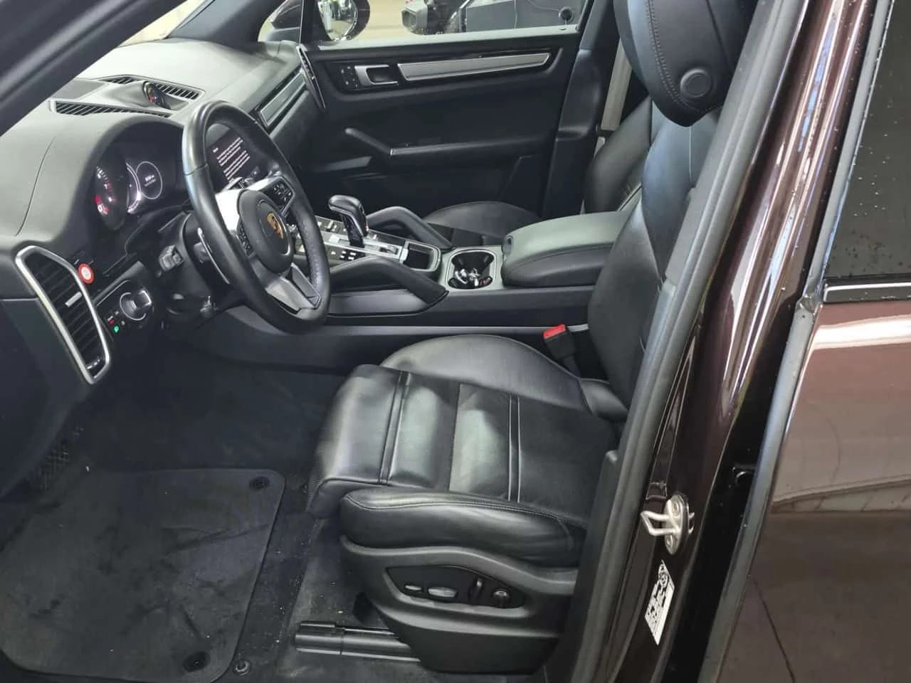 Porsche Cayenne * ПОДГРЕВ / ОБДУХВАНЕ / 360 / ПРЕДСТАВИТЕЛСТВО, снимка 6 - Автомобили и джипове - 54991984