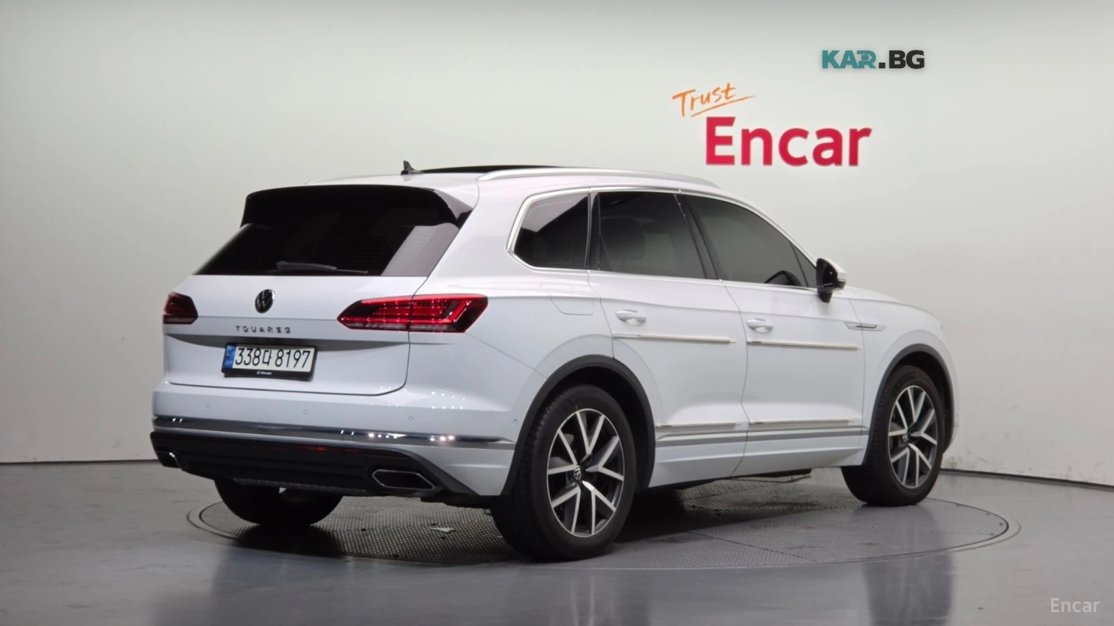VW Touareg ОБДУХВАНЕ* ПОДГРЕВ* КАМЕРА* HEADUP* ПАНО, снимка 2 - Автомобили и джипове - 56195306