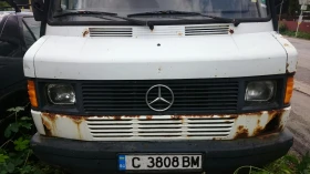     Mercedes-Benz 208