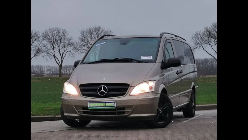 Mercedes-Benz Vito 2.2CDI 4 мат и задно,товарен и пътнически, снимка 1 - Бусове и автобуси - 20948903