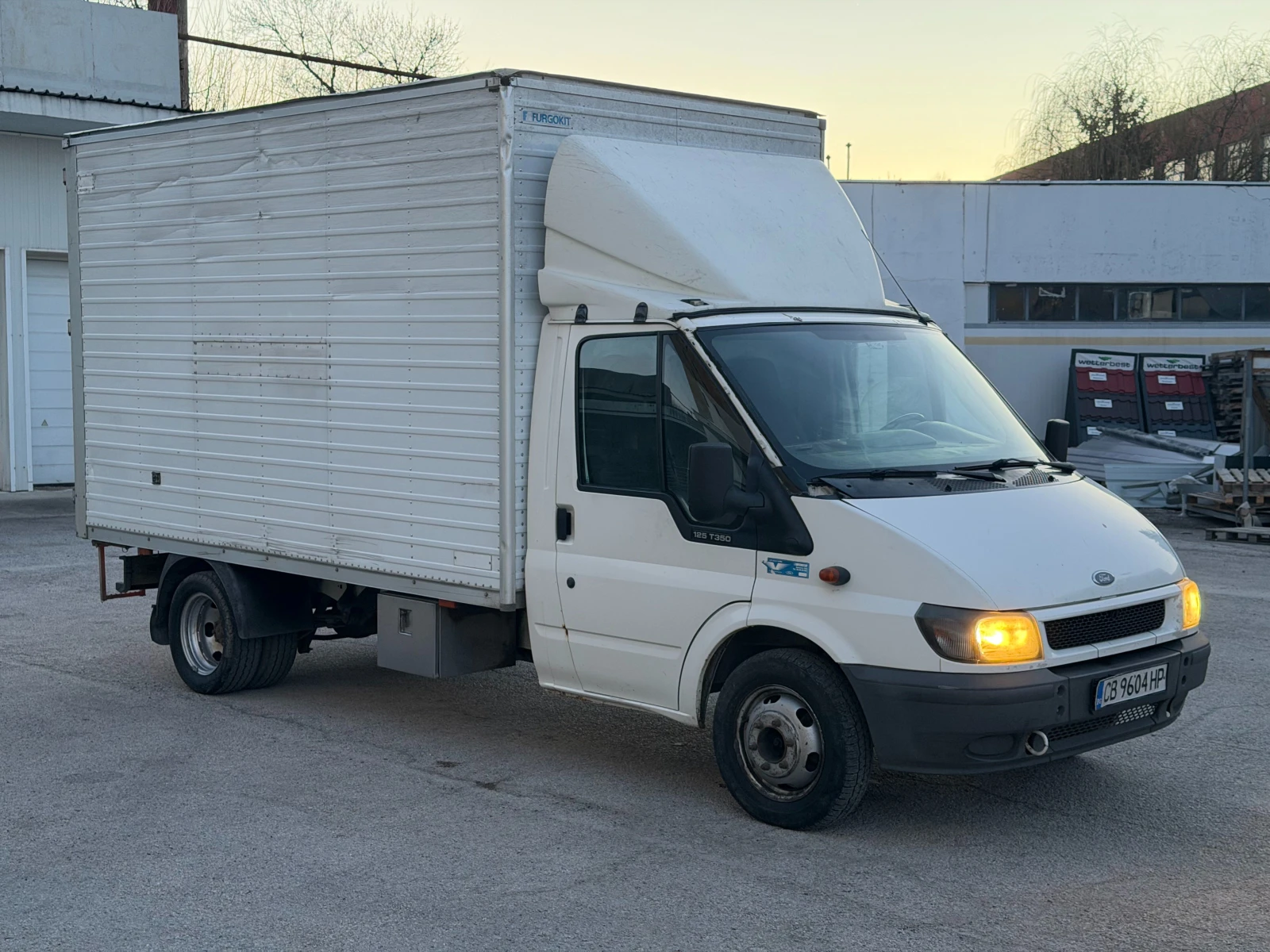 Ford Transit T350 125 2.4TD Двойна гума Фургон, снимка 8 - Бусове и автобуси - 54402957