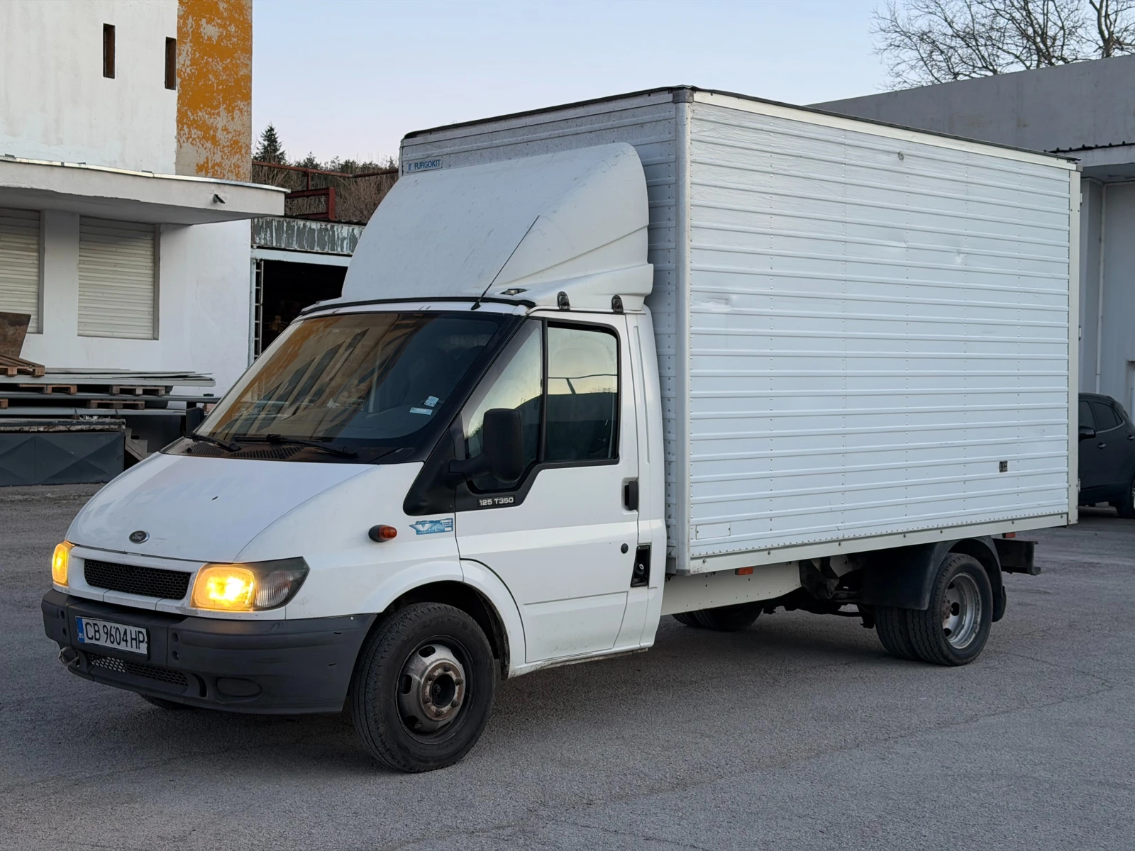 Ford Transit T350 125 2.4TD Двойна гума Фургон, снимка 2 - Бусове и автобуси - 54402957