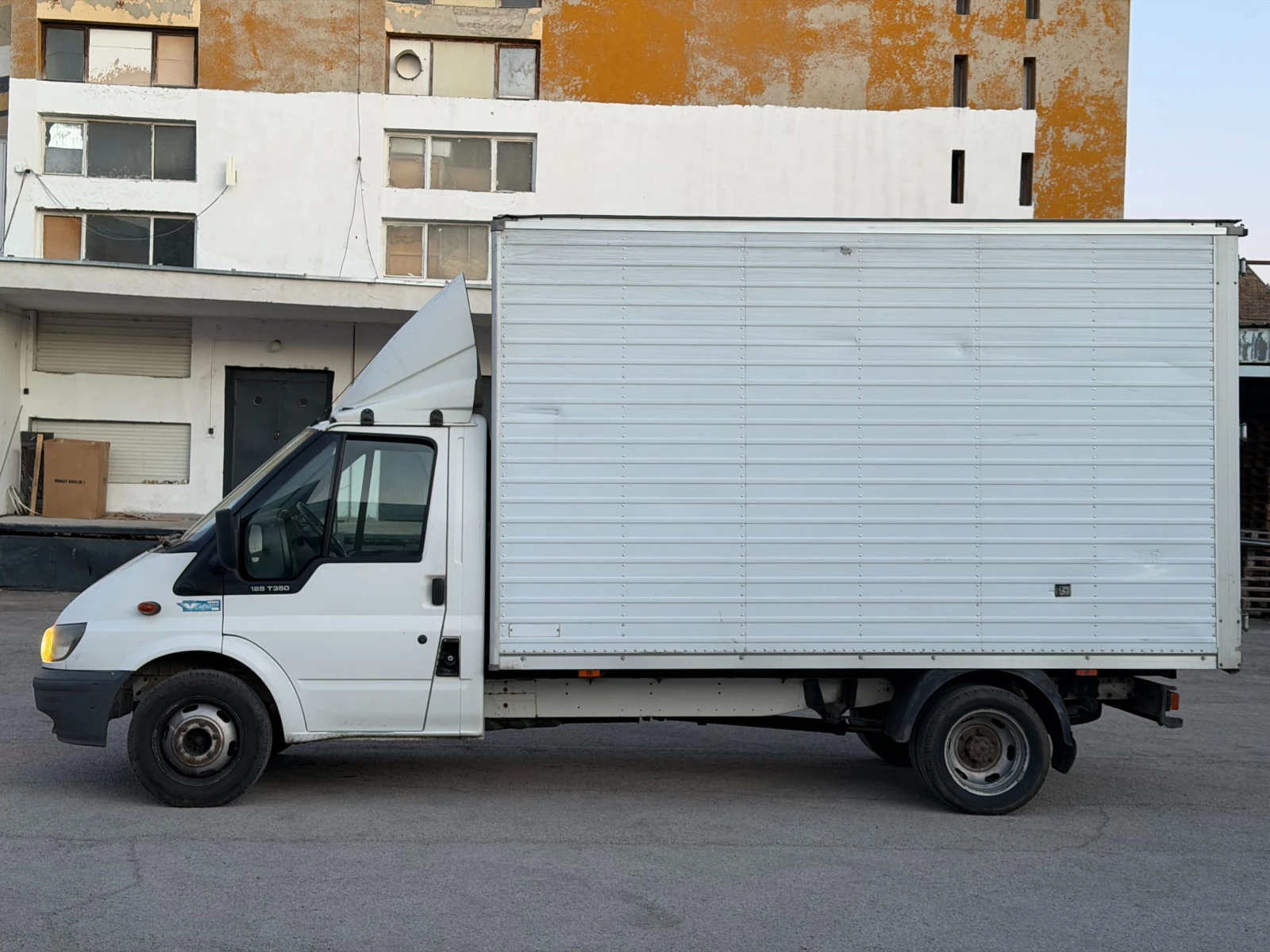 Ford Transit T350 125 2.4TD Двойна гума Фургон, снимка 3 - Бусове и автобуси - 54402957
