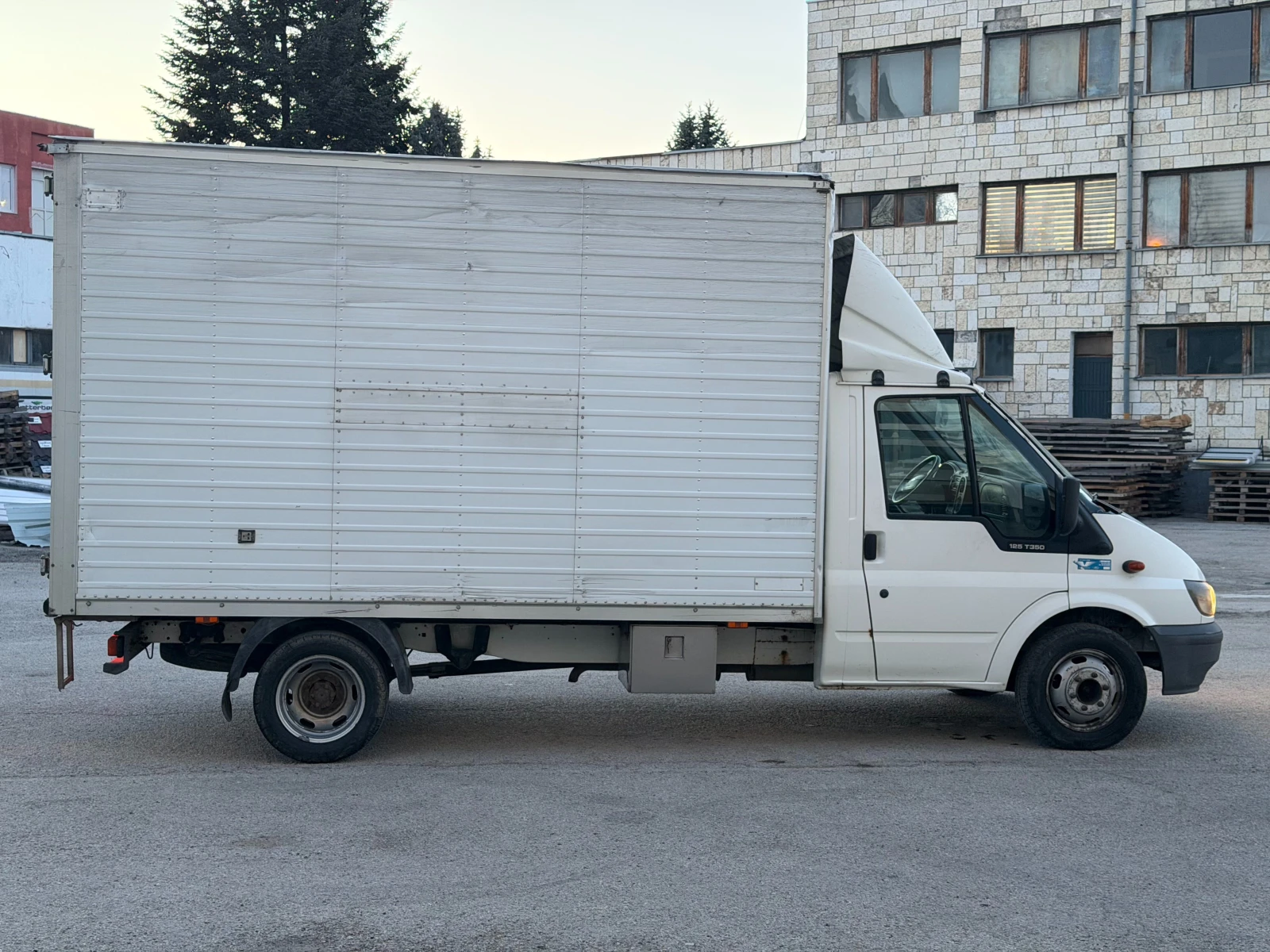 Ford Transit T350 125 2.4TD Двойна гума Фургон, снимка 7 - Бусове и автобуси - 54402957