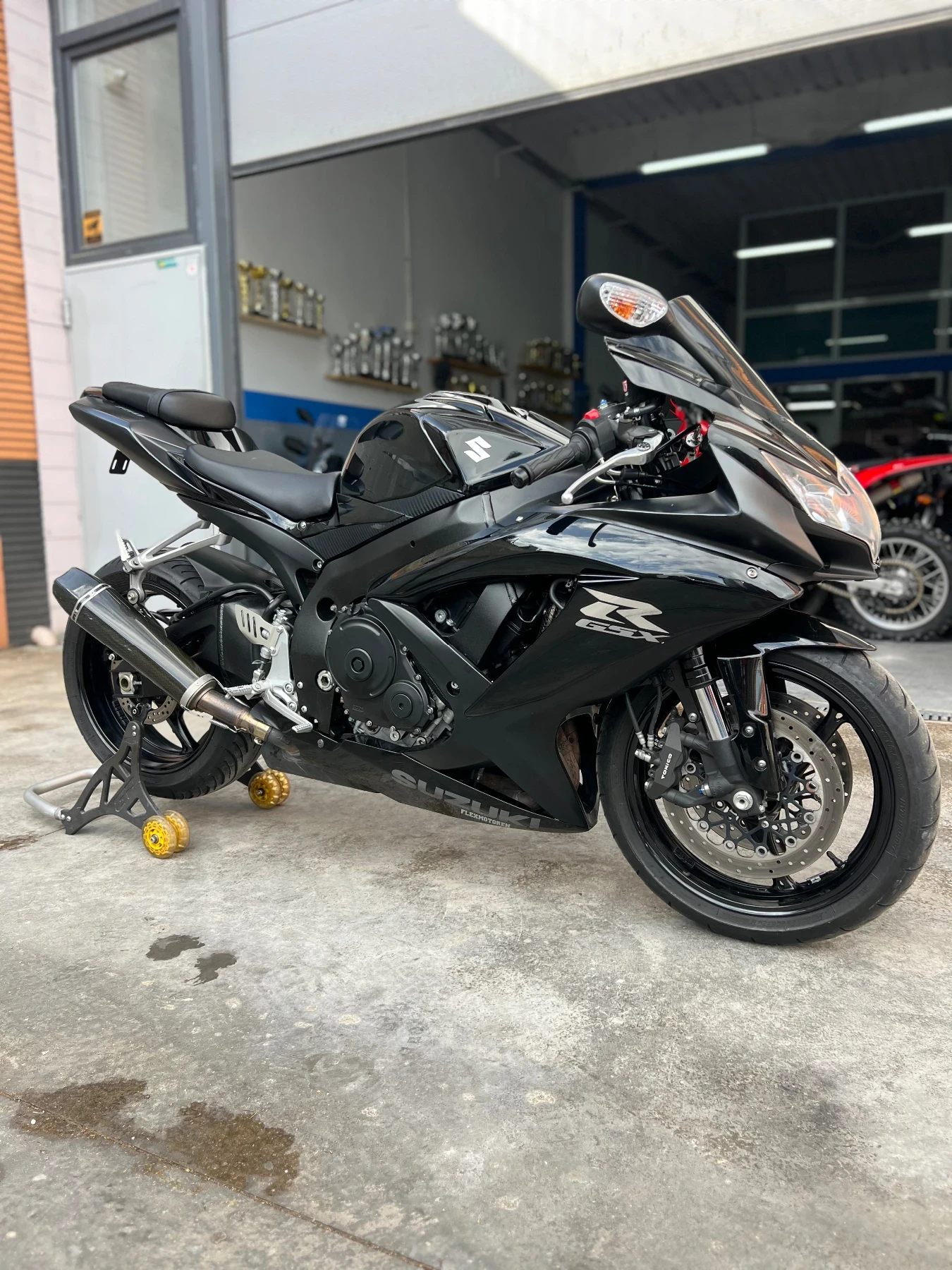 Suzuki Gsxr K8 750