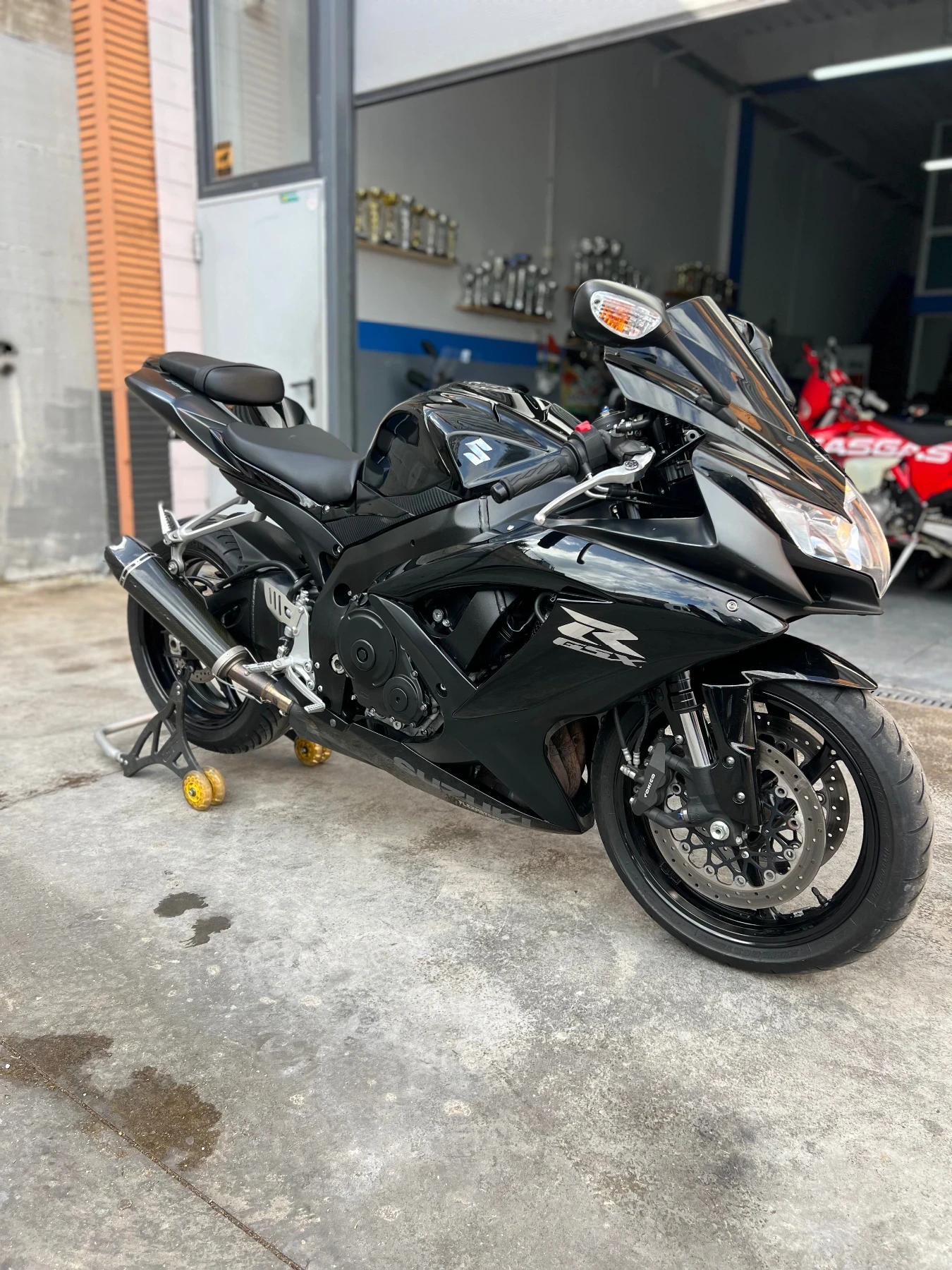 Suzuki Gsxr K8 750 - изображение 2