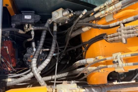 Багер Hyundai HX 220 L, снимка 8