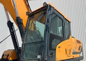 Багер Hyundai HX 220 L, снимка 2
