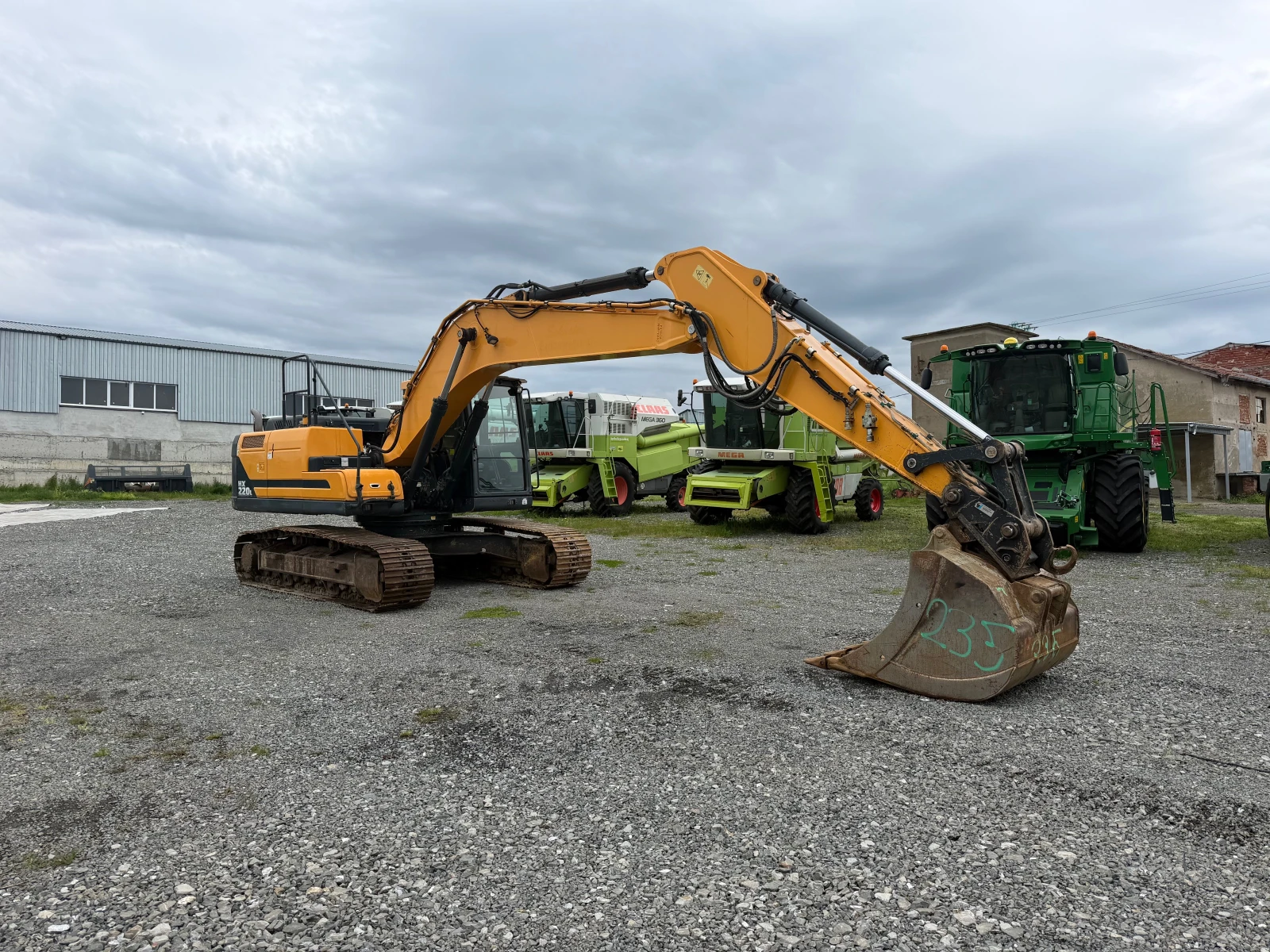 Багер Hyundai HX 220 L 2-КОФИ ЛИЗИНГ