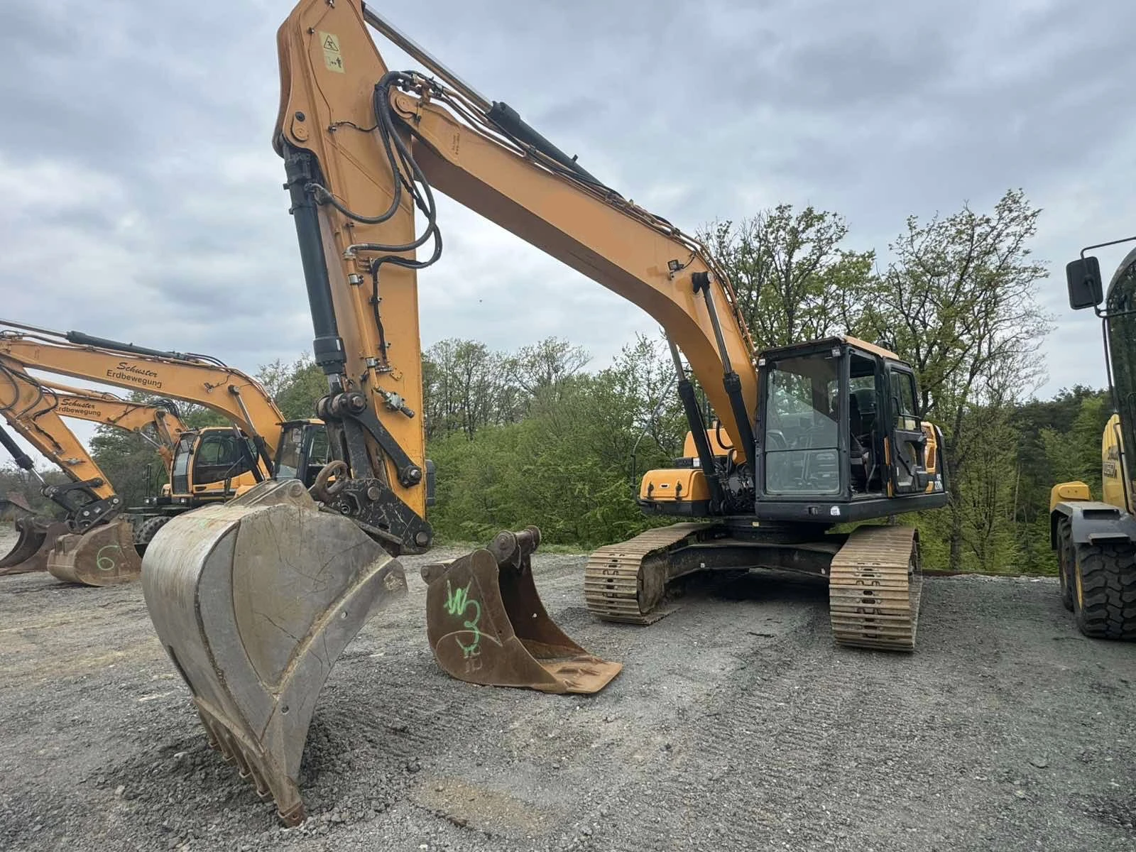 Багер Hyundai HX 220 L 2-КОФИ ЛИЗИНГ, снимка 3 - Индустриална техника - 54205428