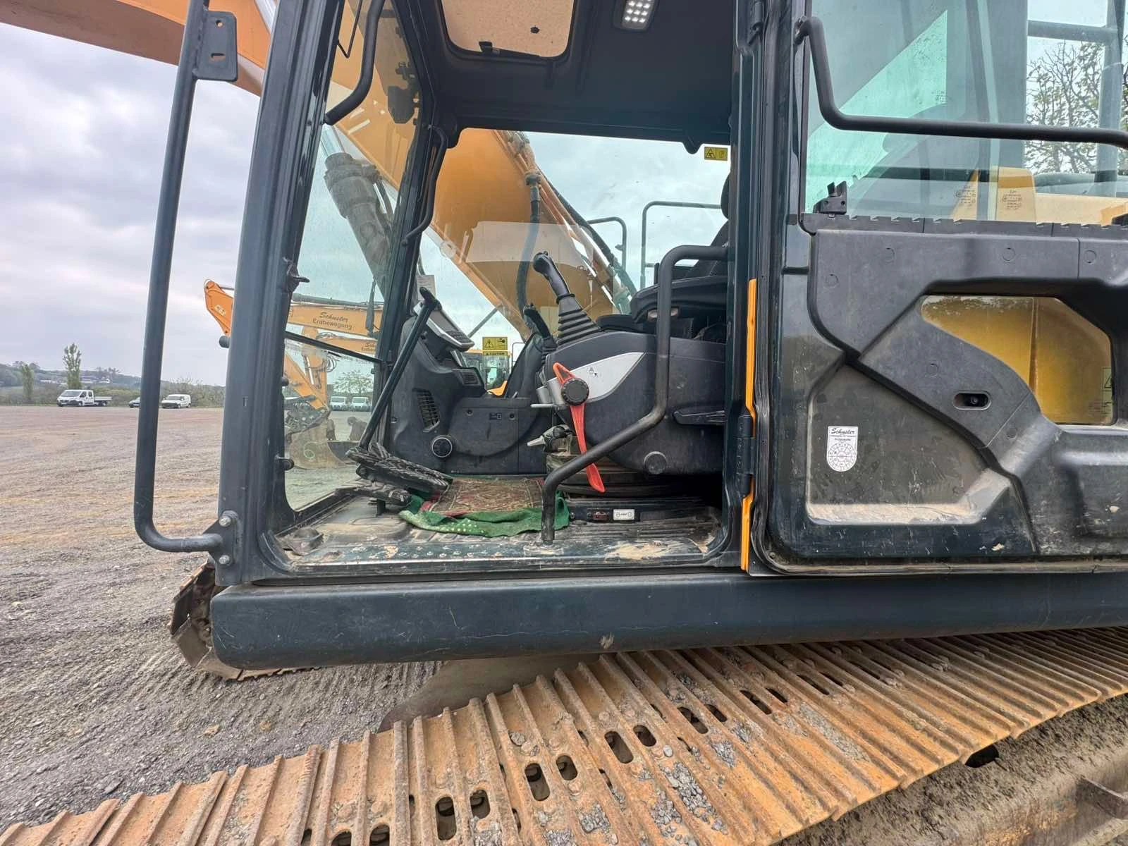 Багер Hyundai HX 220 L 2-КОФИ ЛИЗИНГ, снимка 6 - Индустриална техника - 54205428