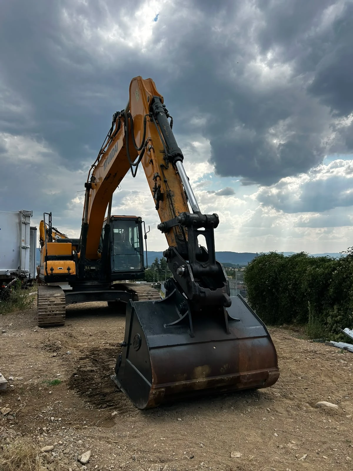 Багер Hyundai HX 220L, снимка 5 - Индустриална техника - 55012989
