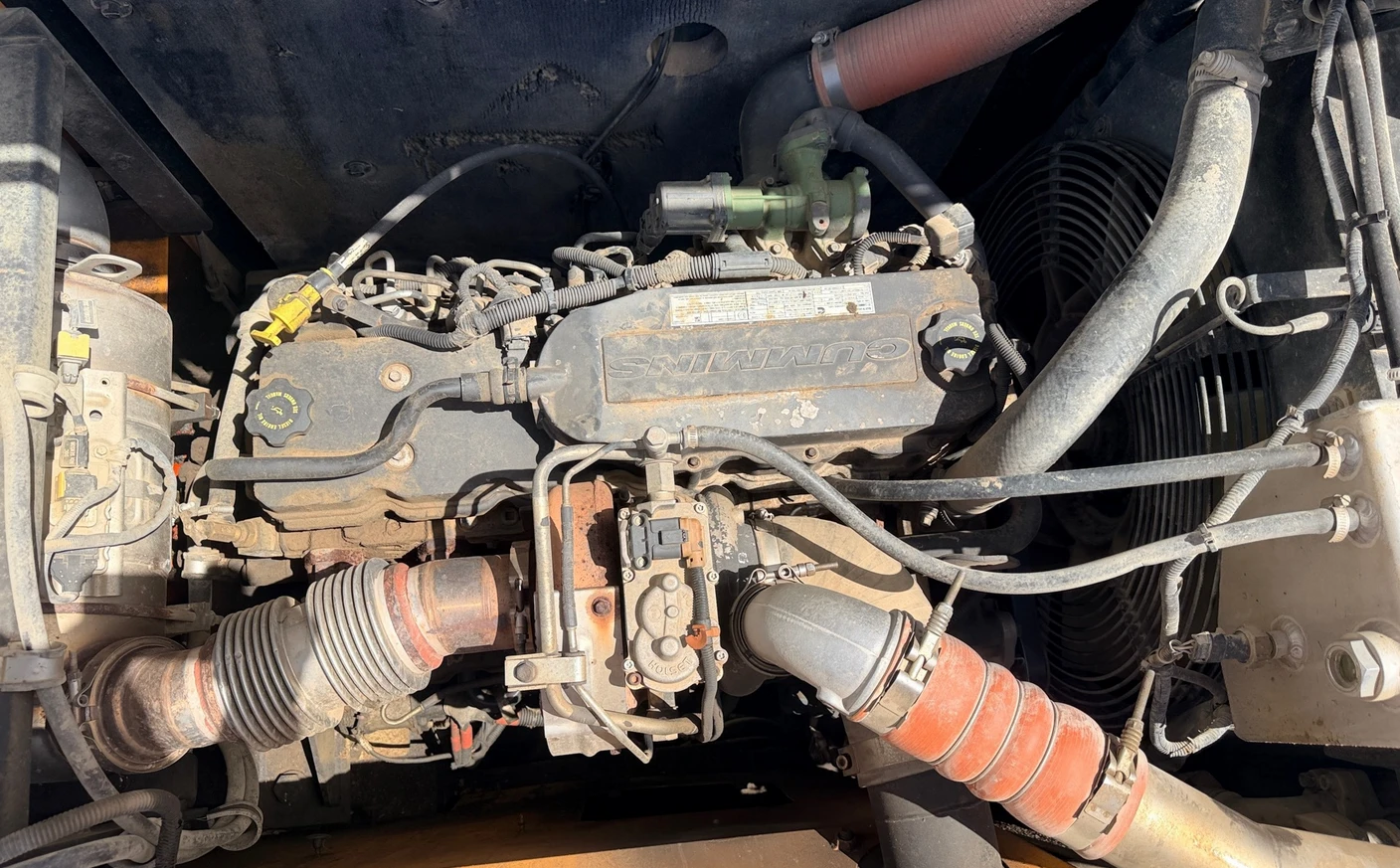 Багер Hyundai HX 220 L, снимка 10 - Индустриална техника - 55012989