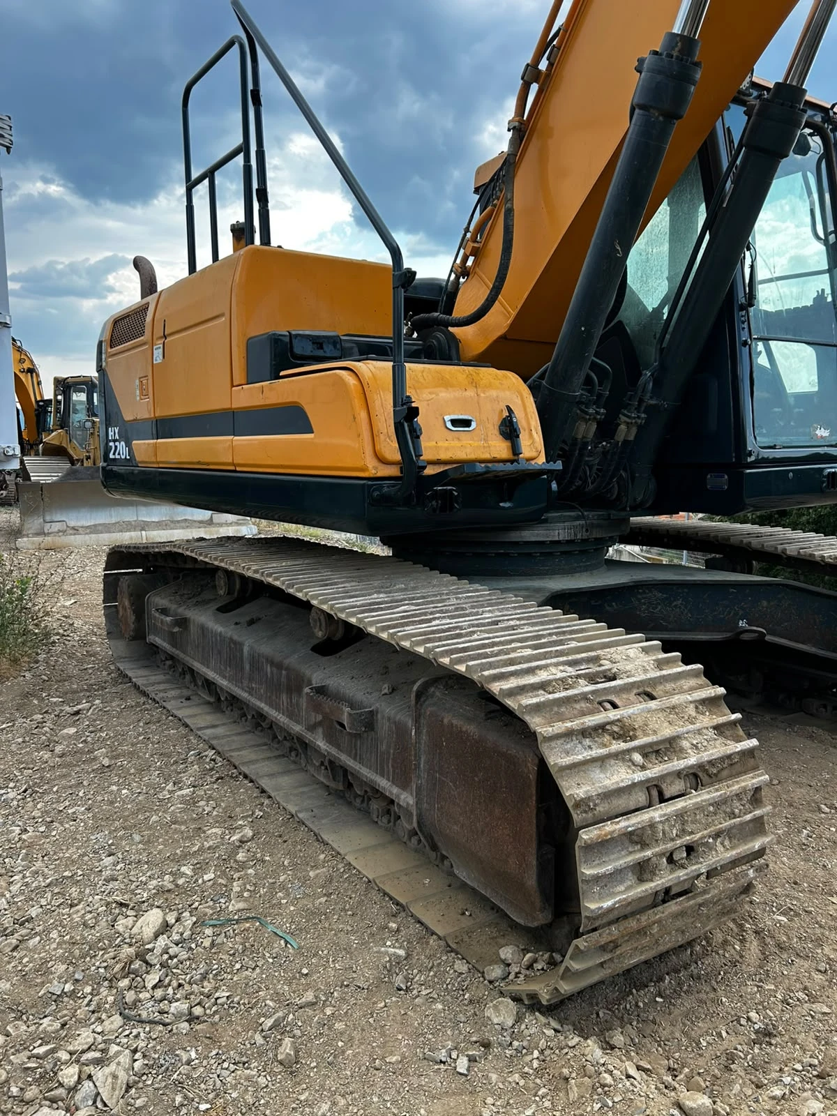 Багер Hyundai HX 220L, снимка 7 - Индустриална техника - 55012989