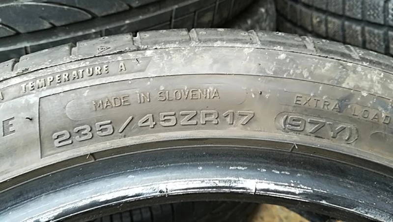 Гуми Летни 235/45R17, снимка 5 - Гуми и джанти - 25085851