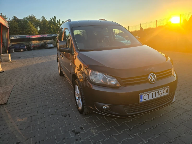 VW Caddy УНИКАТ!!!!!!!!!!, снимка 4 - Автомобили и джипове - 47693926